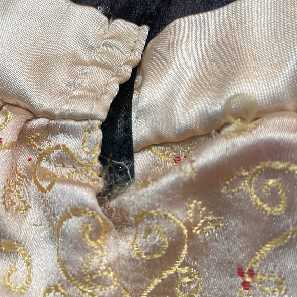 VINTAGE American Girl Doll Gold Embroidered & Black Velvet Dress RETIRED - Picture 9 of 9